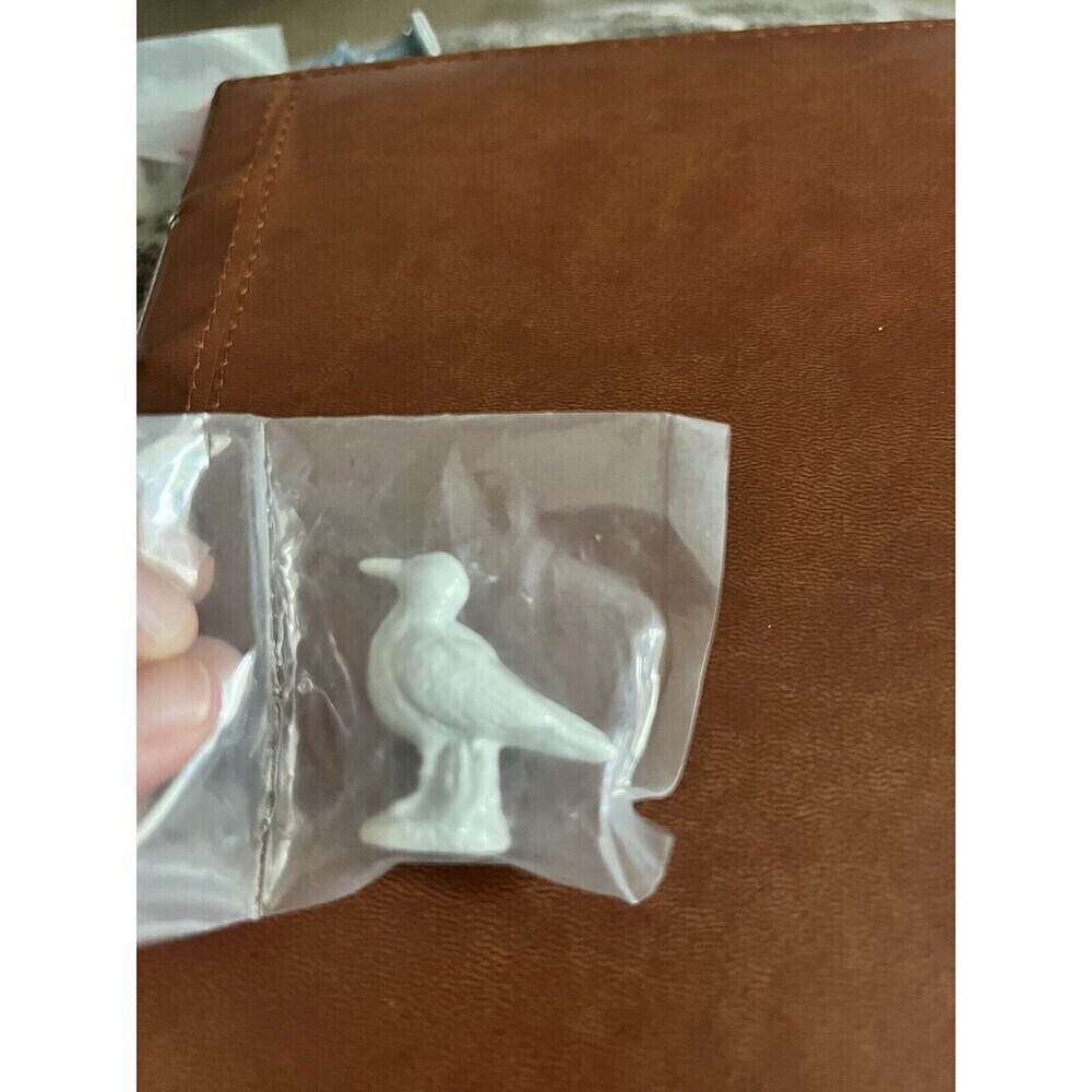 TEA ROSE MINIATURE WADE FIGURINE NAUTICAL SEAGULL BIRD NEW